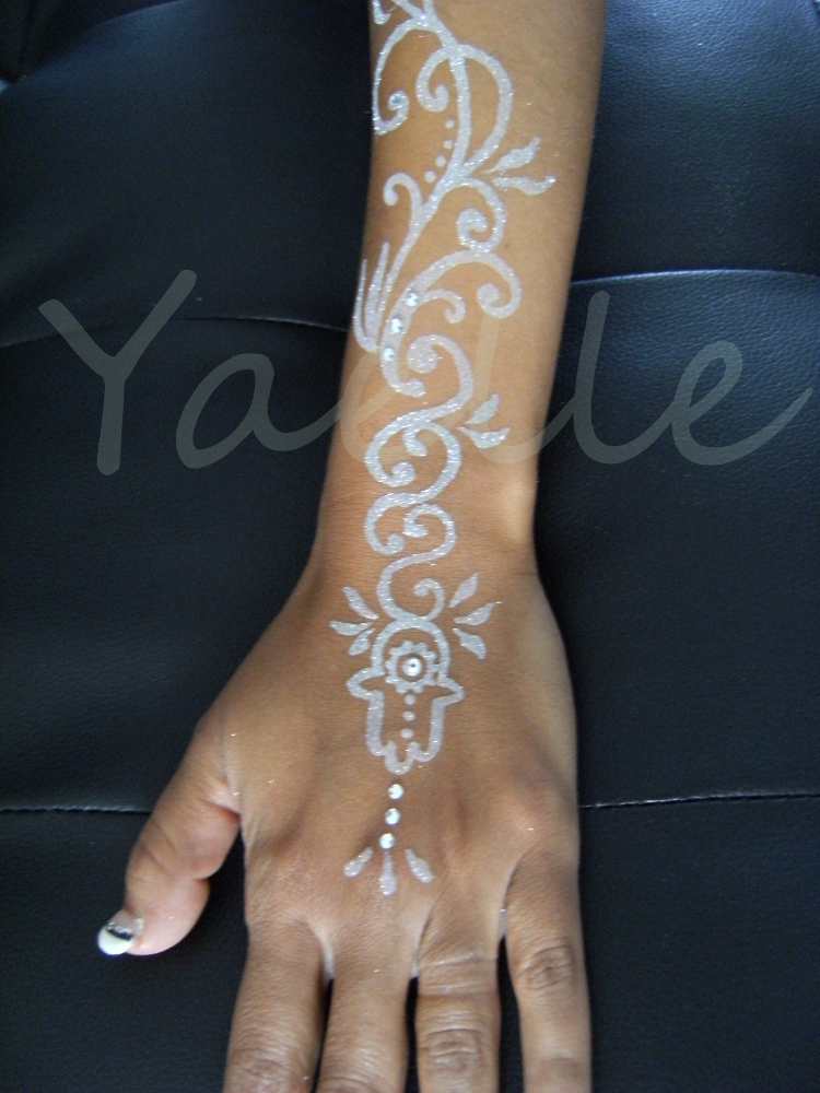 Paillettes blanche et strass 01